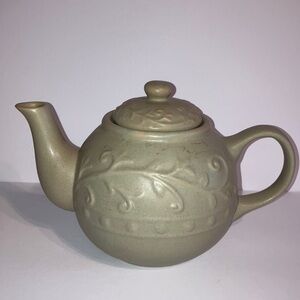 Vintage‎ Tan Large-vine Stoneware Teapot